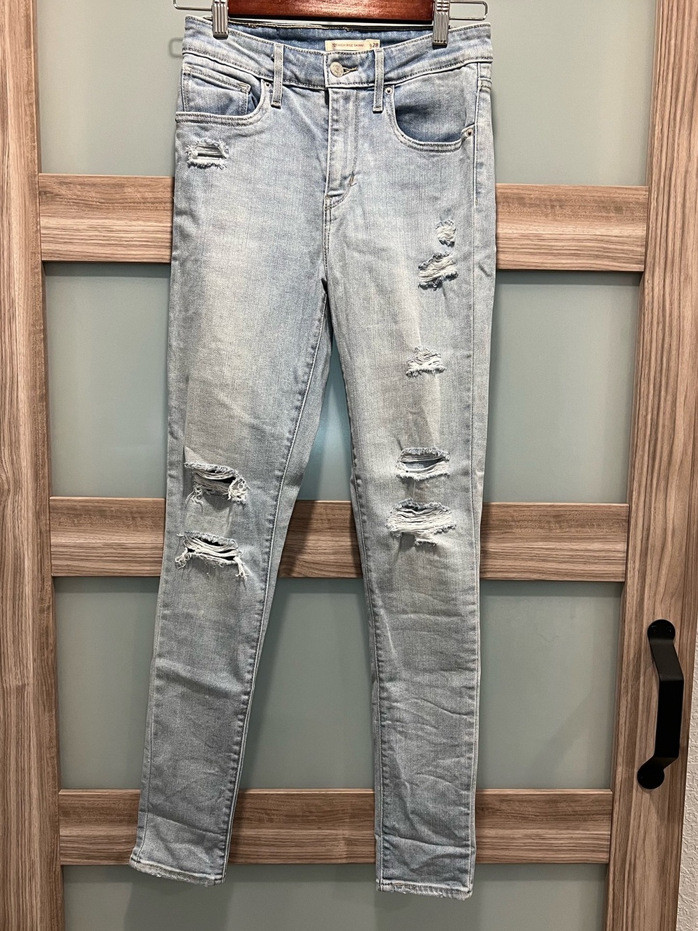 Levi's | 721 Women’s High Rise Distressed Skinny Jeans